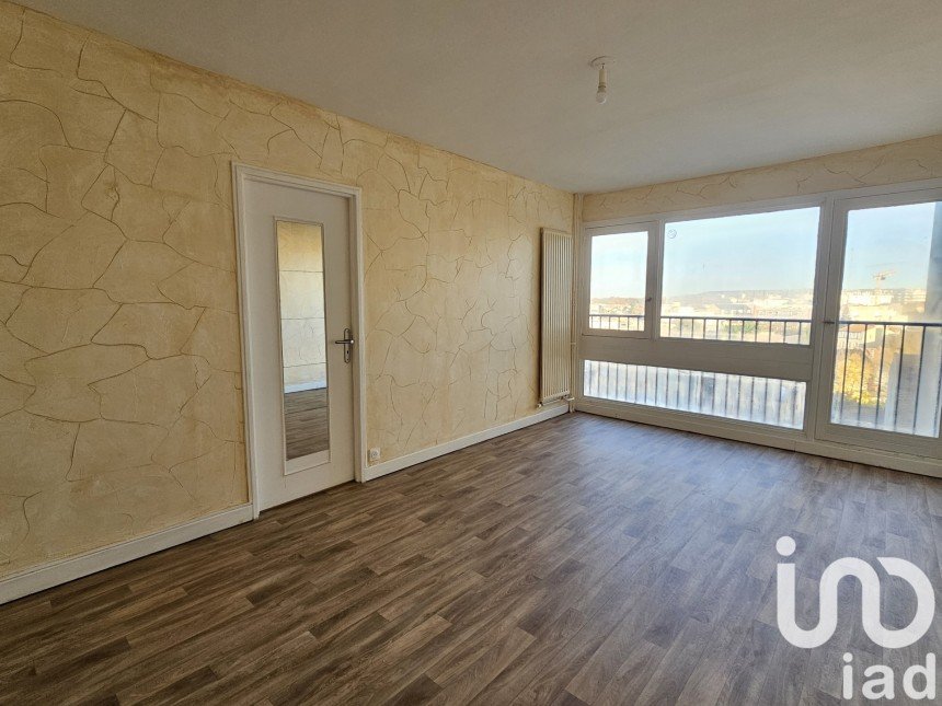 Apartment 3 rooms of 61 m² in Livry-Gargan (93190)