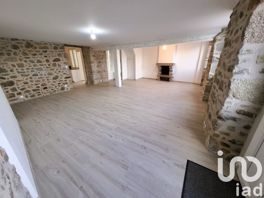 Town house 5 rooms of 147 m² in Saint-Vaast-la-Hougue (50550)