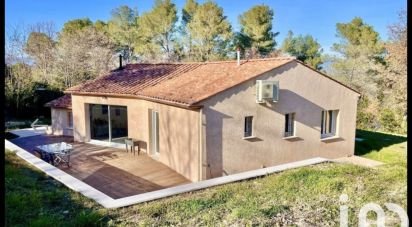 Maison traditionnelle 4 pièces de 91 m² à Bagnols-en-Forêt (83600)