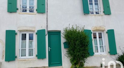 Traditional house 5 rooms of 115 m² in Loix (17111)