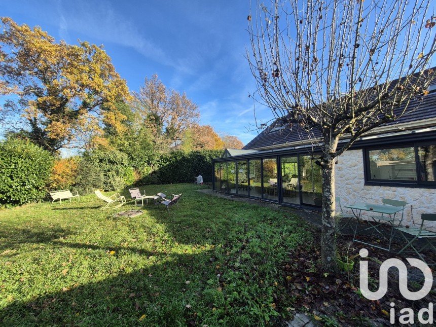 Maison traditionnelle 7 pièces de 168 m² à Méry-sur-Oise (95540)