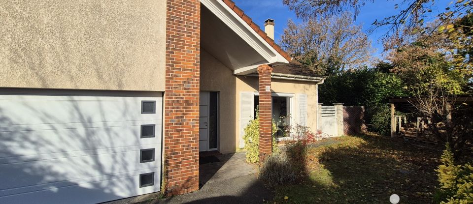 Maison traditionnelle 7 pièces de 168 m² à Méry-sur-Oise (95540)