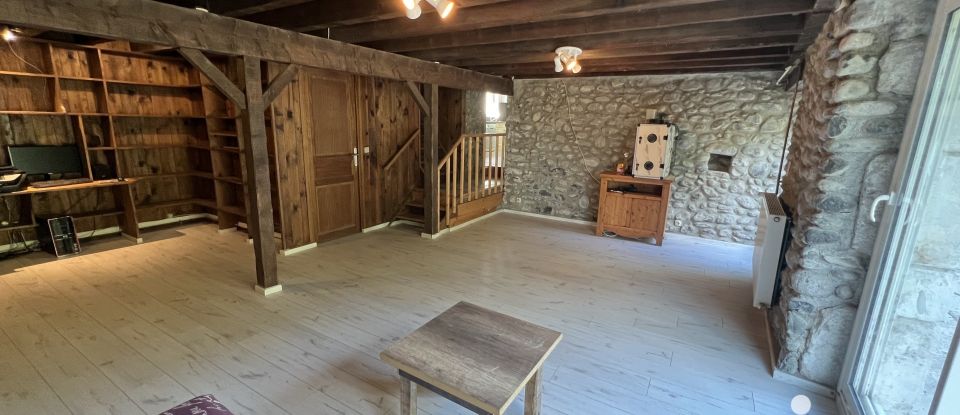 Maison de campagne 8 pièces de 236 m² à Lussas (07170)