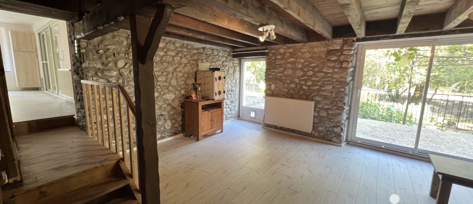 Maison de campagne 8 pièces de 236 m² à Lussas (07170)