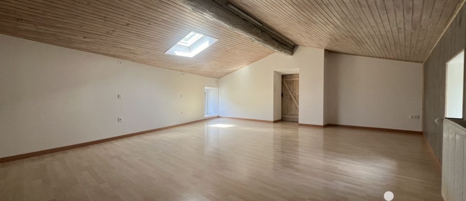 Maison de campagne 8 pièces de 236 m² à Lussas (07170)