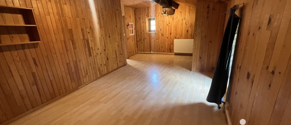 Maison de campagne 8 pièces de 236 m² à Lussas (07170)