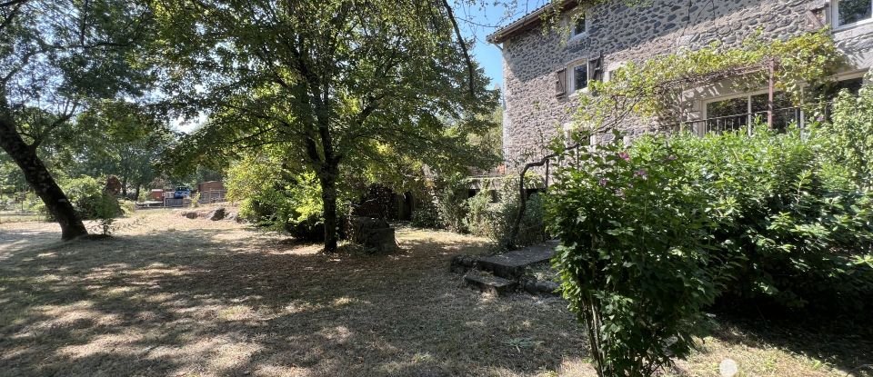 Maison de campagne 8 pièces de 236 m² à Lussas (07170)