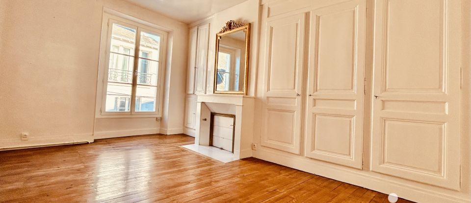 Town house 7 rooms of 147 m² in Blois (41000)