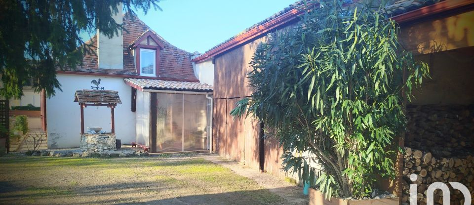 Village house 5 rooms of 126 m² in Saint-Pierre-d'Eyraud (24130)