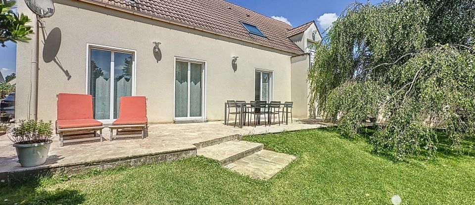 Maison traditionnelle 6 pièces de 120 m² à Ozoir-la-Ferrière (77330)