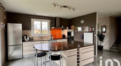 Maison traditionnelle 5 pièces de 101 m² à Saint-Maurice-des-Noues (85120)