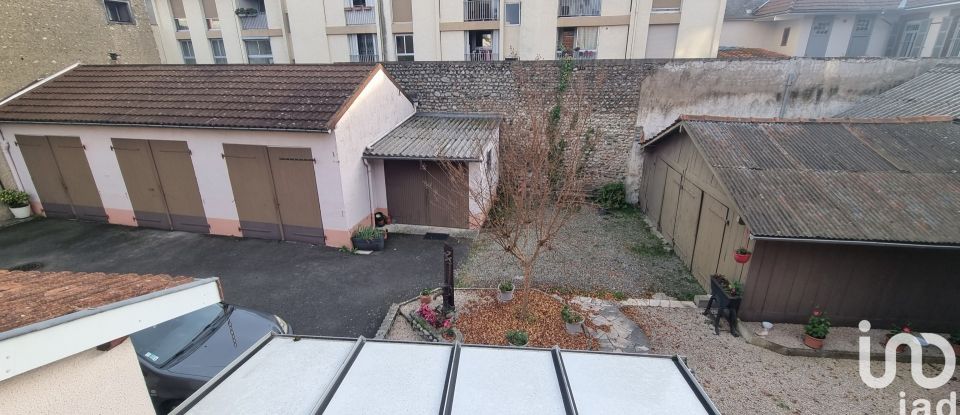 Town house 7 rooms of 130 m² in Tarbes (65000)