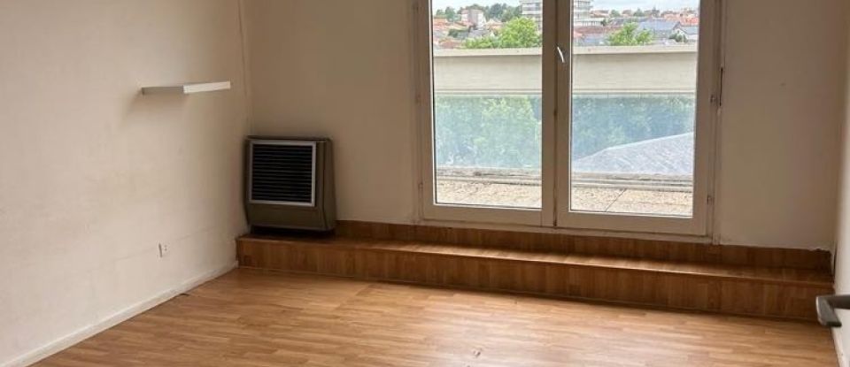 Apartment 2 rooms of 66 m² in Cholet (49300)