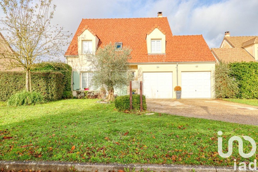 House 6 rooms of 123 m² in Villers-sous-Saint-Leu (60340)