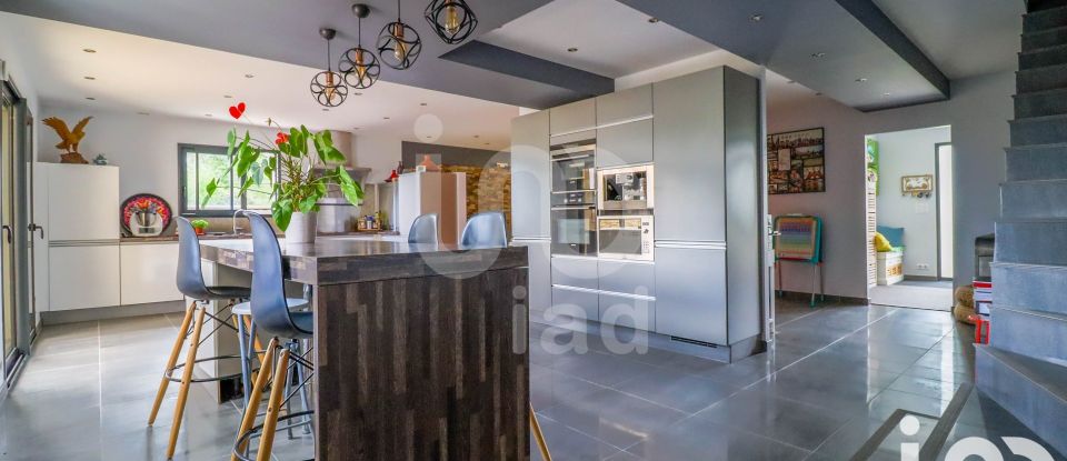 Maison 7 pièces de 164 m² à Charpont (28500)