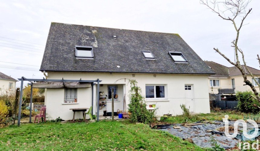 Maison traditionnelle 5 pièces de 125 m² à Louverné (53950)