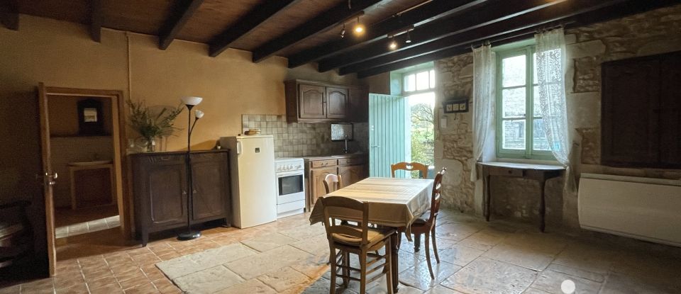 Traditional house 4 rooms of 113 m² in Lorigné (79190)