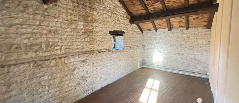 Traditional house 4 rooms of 113 m² in Lorigné (79190)