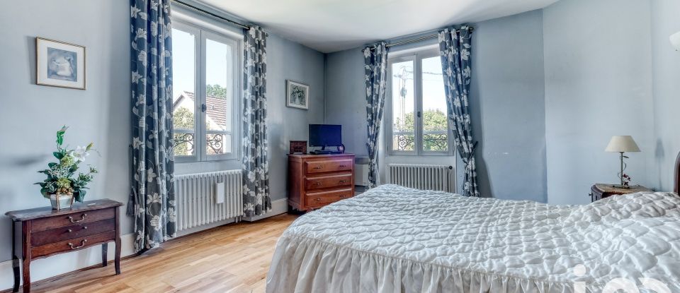 Maison 8 pièces de 270 m² à Boutigny (77470)