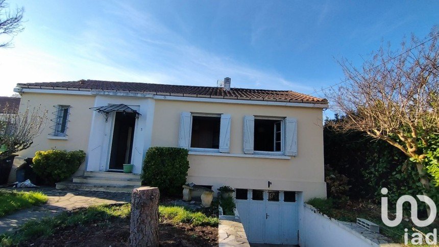 House 4 rooms of 85 m² in Bergerac (24100)