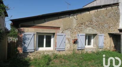 Village house 5 rooms of 91 m² in Lathus-Saint-Rémy (86390)