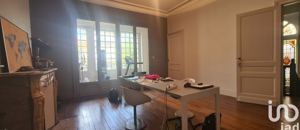 Town house 8 rooms of 347 m² in Bordeaux (33000)