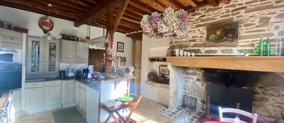 Traditional house 10 rooms of 412 m² in Bénéjacq (64800)