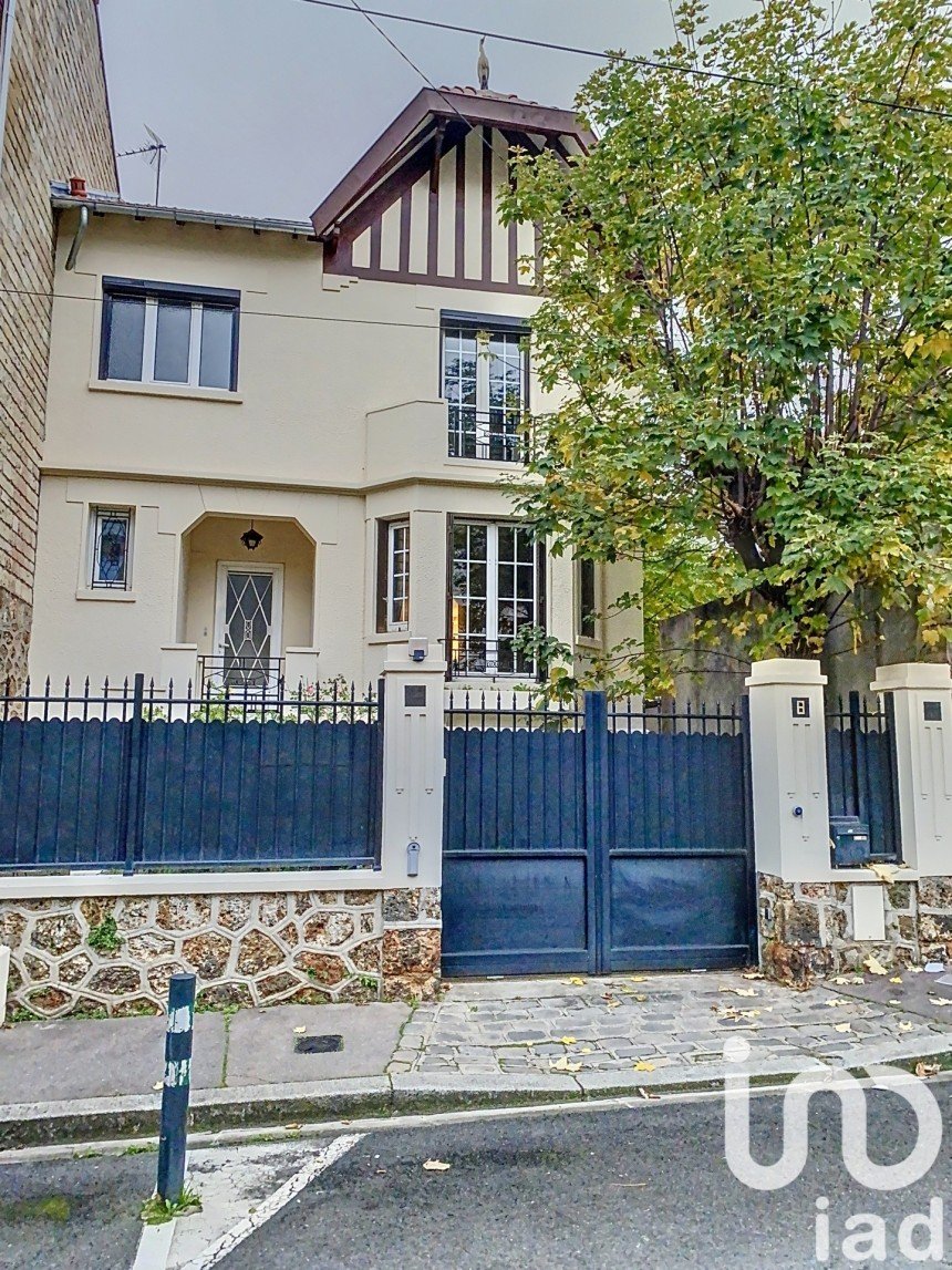 Traditional house 6 rooms of 146 m² in Colombes (92700)