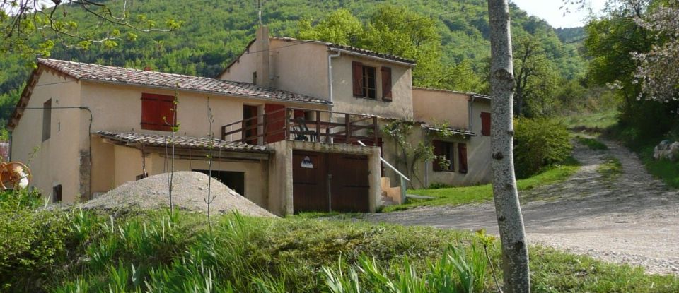 Country house 12 rooms of 222 m² in Charens (26310)