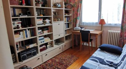 Apartment 4 rooms of 90 m² in La Rochelle (17000)