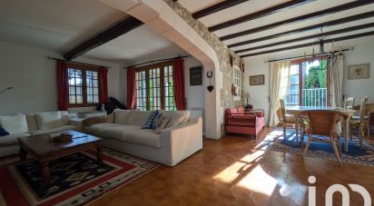 Traditional house 4 rooms of 120 m² in Saint-Rémy-de-Provence (13210)