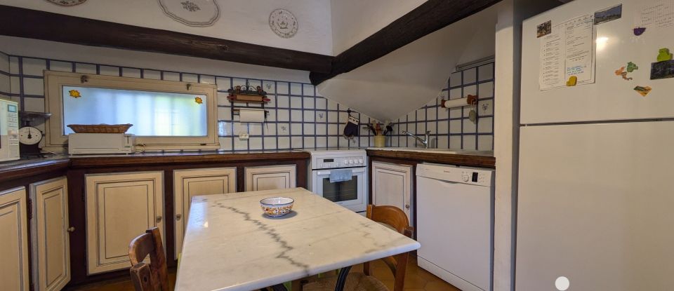 Traditional house 4 rooms of 120 m² in Saint-Rémy-de-Provence (13210)