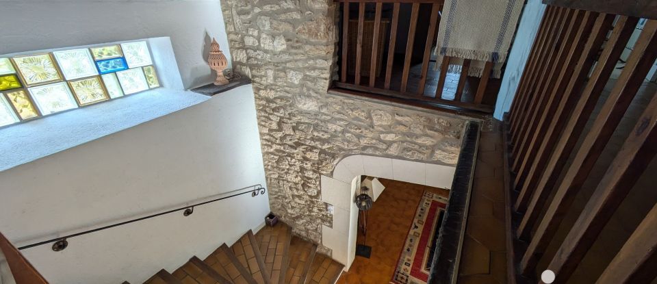 Traditional house 4 rooms of 120 m² in Saint-Rémy-de-Provence (13210)