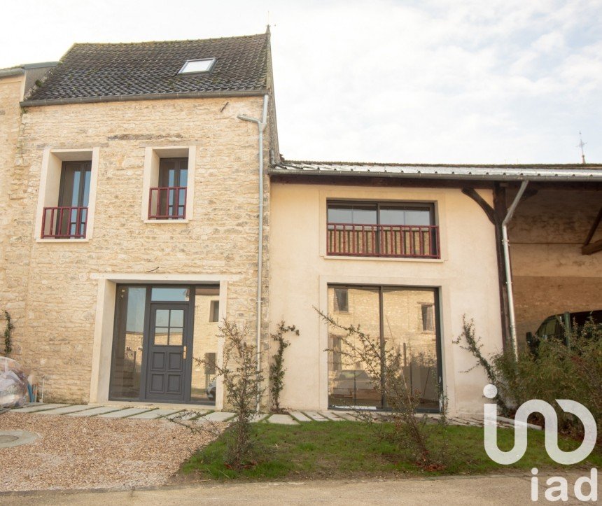 Village house 5 rooms of 102 m² in Beynes (78650)