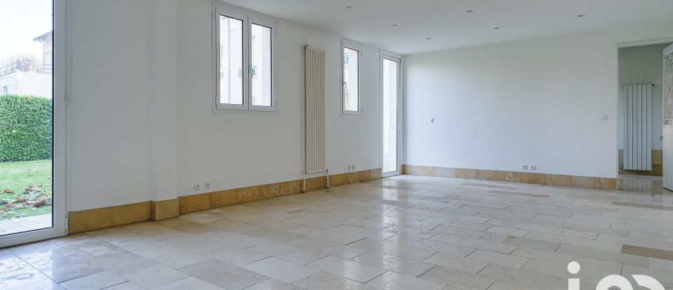 Demeure 10 pièces de 450 m² à Médan (78670)