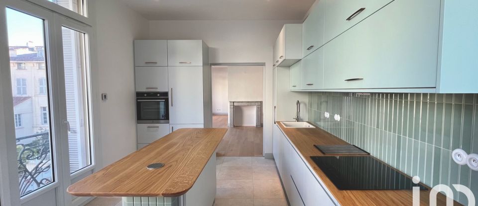 Appartement 5 pièces de 111 m² à Toulon (83000)