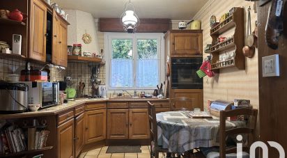 Traditional house 7 rooms of 136 m² in Gouarec (22570)