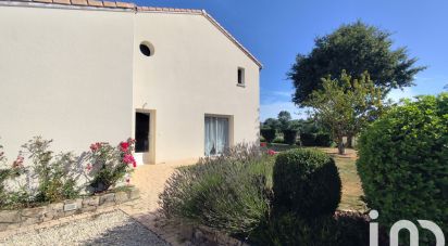 House 6 rooms of 180 m² in Amailloux (79350)