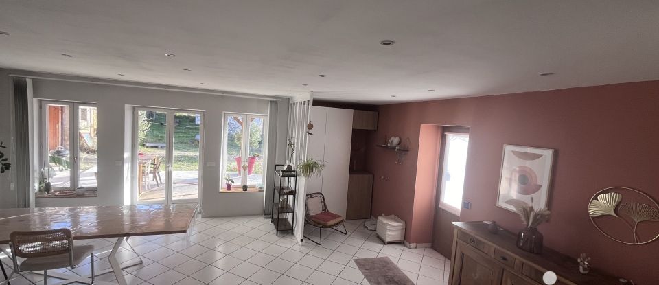 Maison 8 pièces de 200 m² à Saint-Chamond (42400)