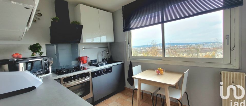 Appartement 3 pièces de 72 m² à Poissy (78300)