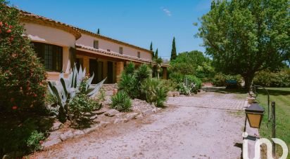 Maison traditionnelle 9 pièces de 270 m² à Robion (84440)