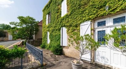 Maison 7 pièces de 365 m² à La Guiche (71220)