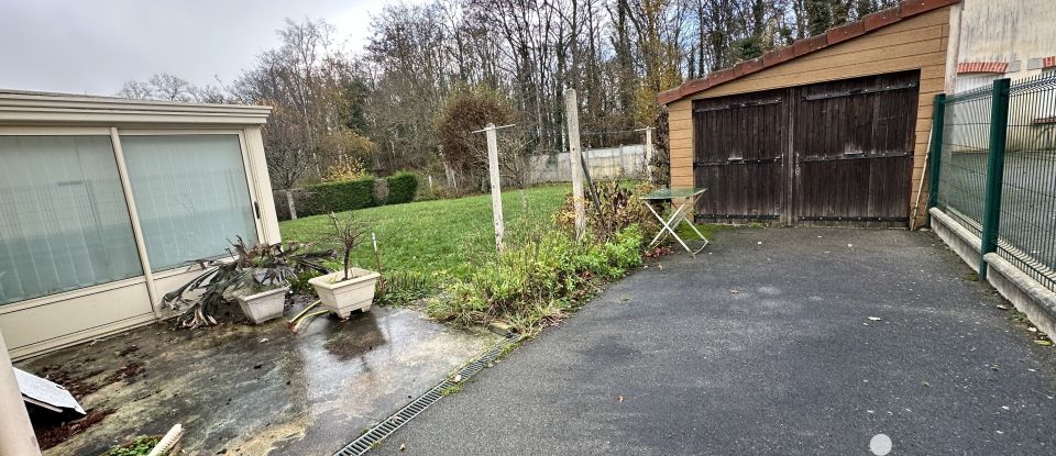 Maison traditionnelle 4 pièces de 90 m² à Fontaine-la-Guyon (28190)