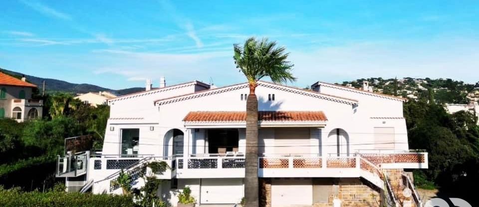 Maison 5 pièces de 159 m² à Sainte-Maxime (83120)