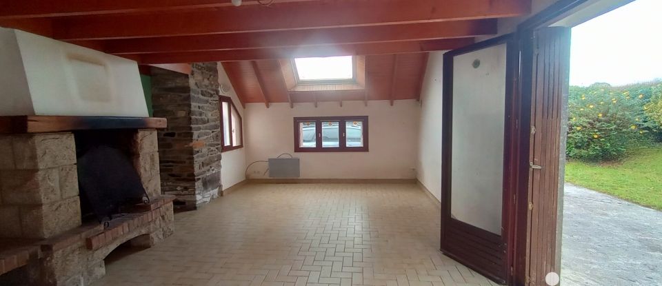 Traditional house 4 rooms of 80 m² in SAINT-THÉGONNEC (29410)