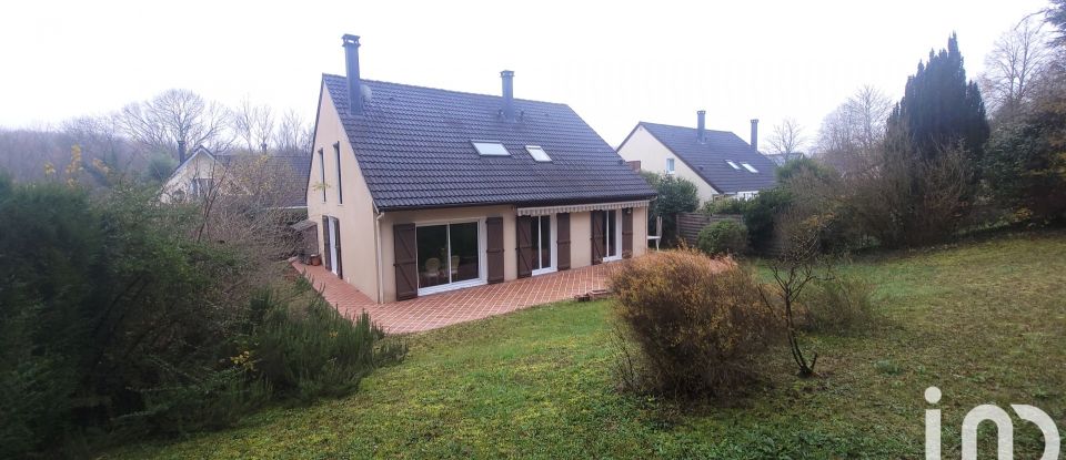 Maison traditionnelle 6 pièces de 142 m² à Boissise-le-Roi (77310)