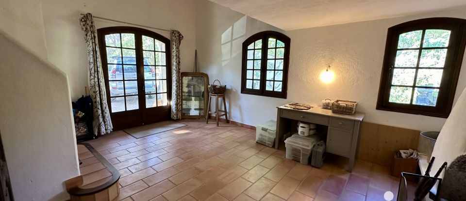 Maison traditionnelle 7 pièces de 180 m² à Roquebrune-sur-Argens (83520)