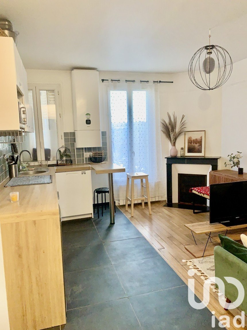 Appartement 3 pièces de 42 m² à Saint-Denis (93200)