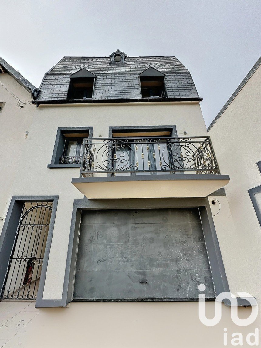 Traditional house 5 rooms of 100 m² in Sartrouville (78500)