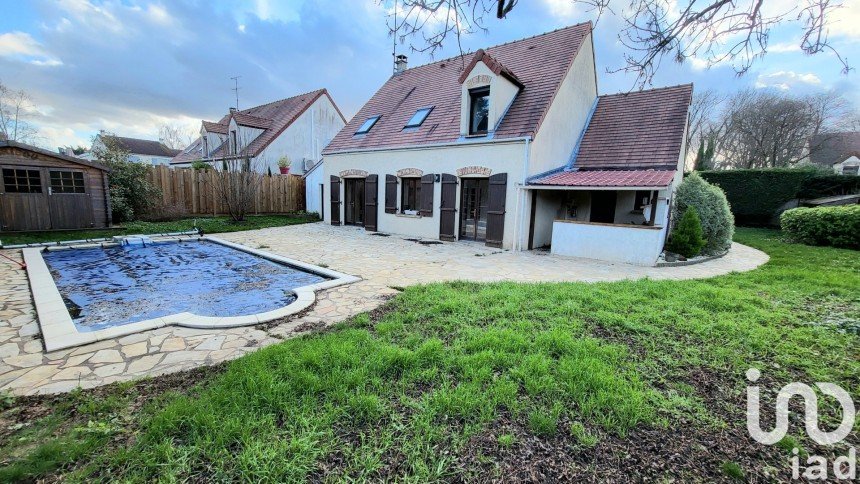 Maison traditionnelle 5 pièces de 153 m² à Mandres-les-Roses (94520)